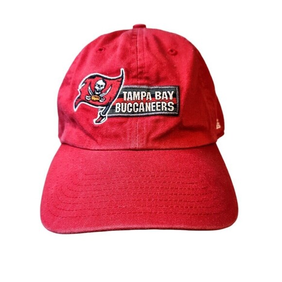 Vintage Adidas Hat Tampa Bay Buccaneers Cap Dad Hat Clasp NFL OSFA Fast Shipping - Picture 1 of 16